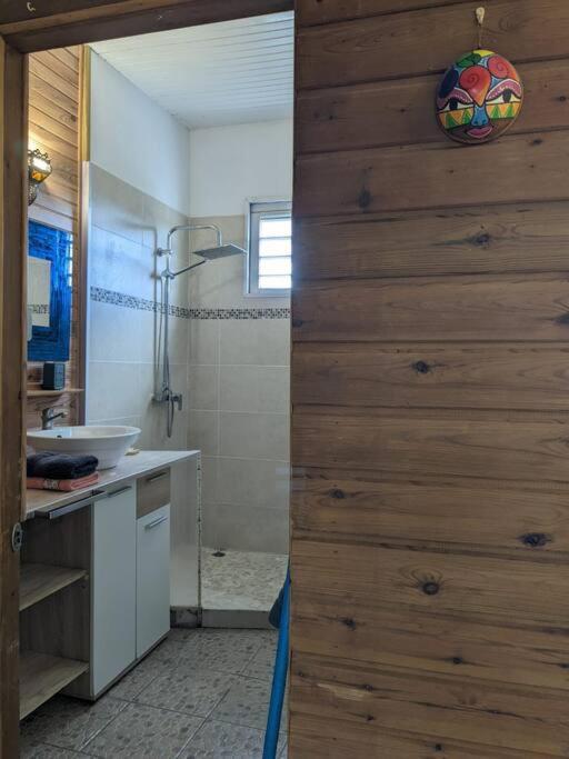 Charmante Villa Creole Climatisee, Jardin Tropical Et Piscine Prives Lamentin 외부 사진