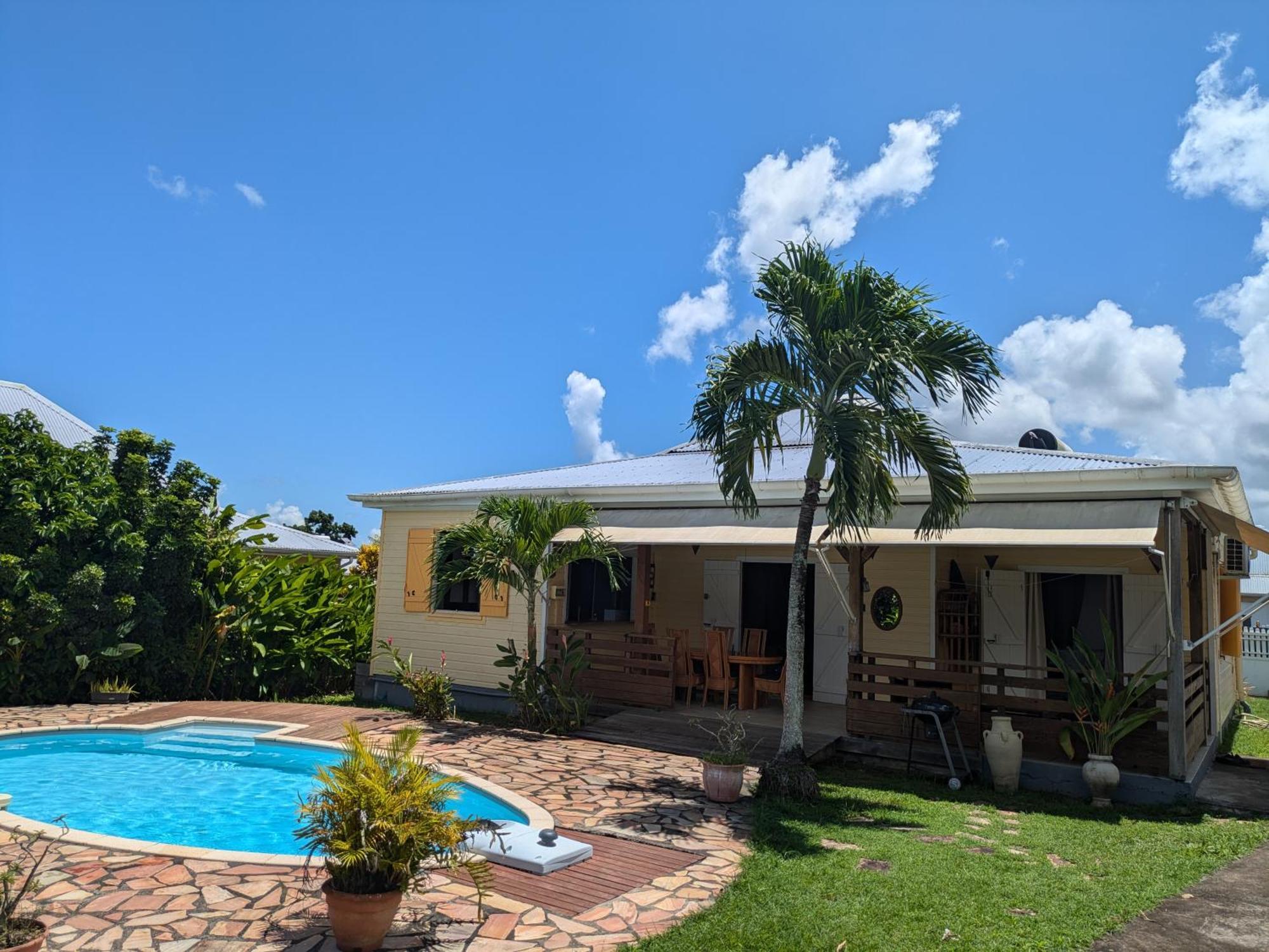 Charmante Villa Creole Climatisee, Jardin Tropical Et Piscine Prives Lamentin 외부 사진
