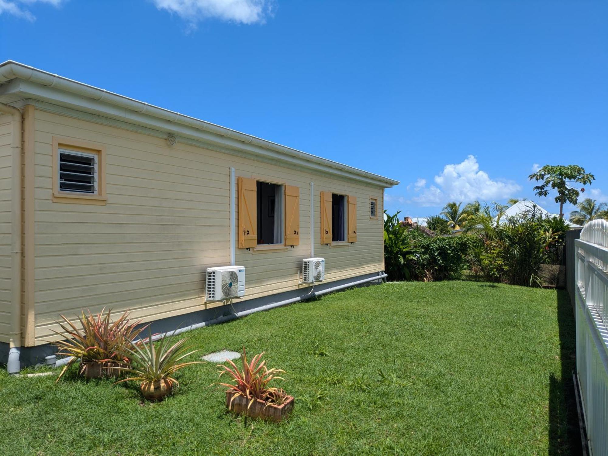 Charmante Villa Creole Climatisee, Jardin Tropical Et Piscine Prives Lamentin 외부 사진